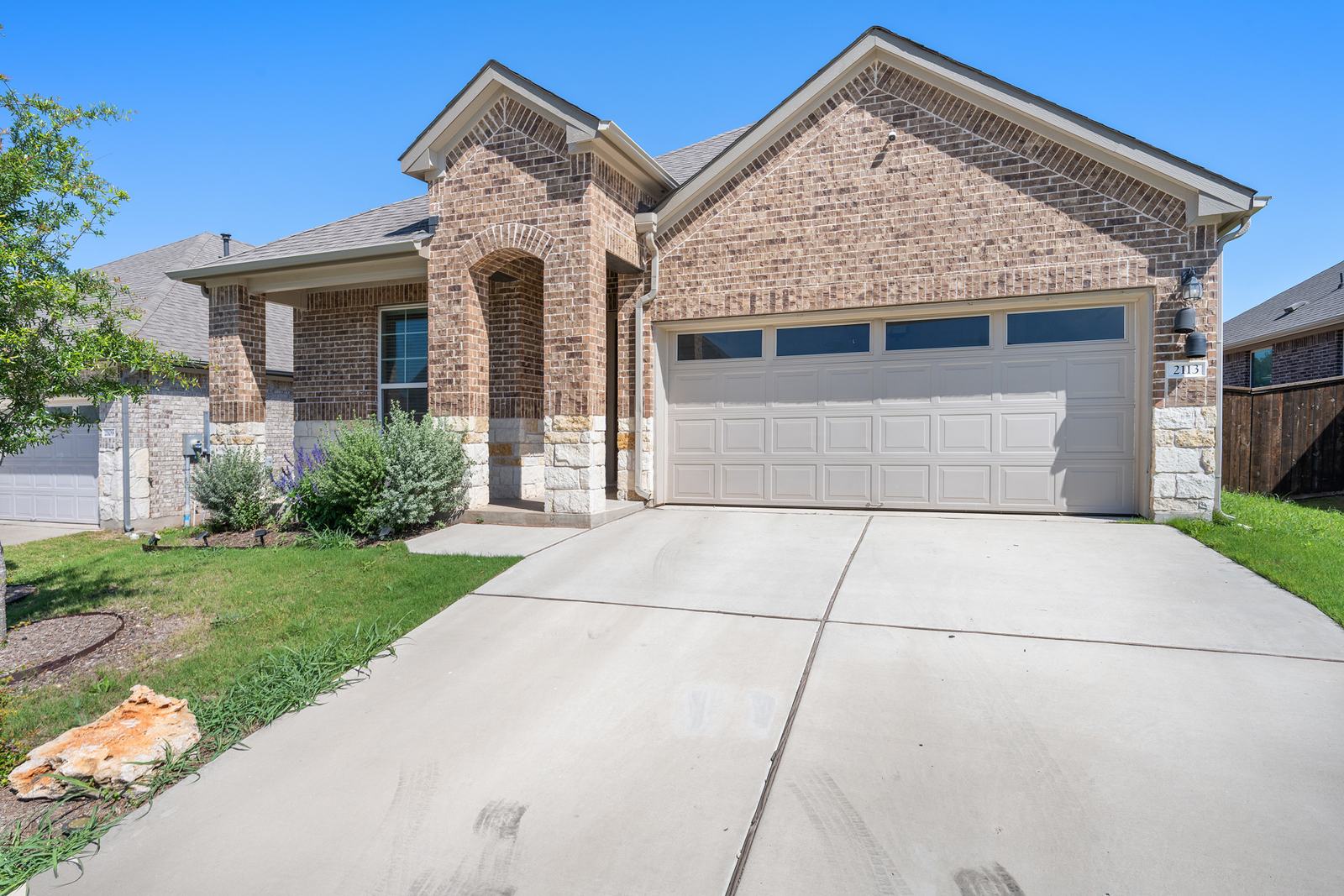 Wide lots and open Hill Country land in the Lariat community near Liberty Hill, Texas