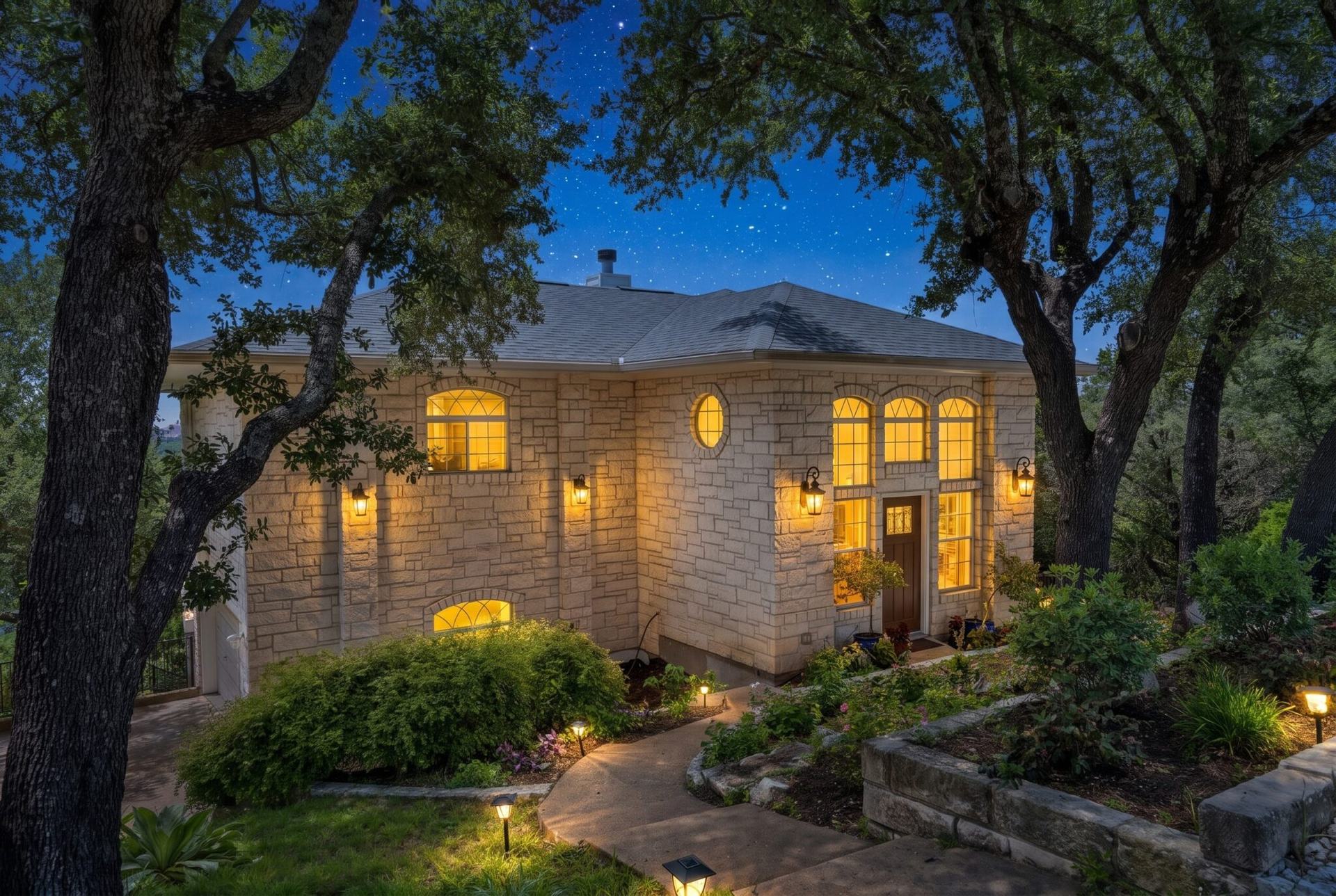 Home on the north shore of Lake Travis near Lago Vista, Texas
